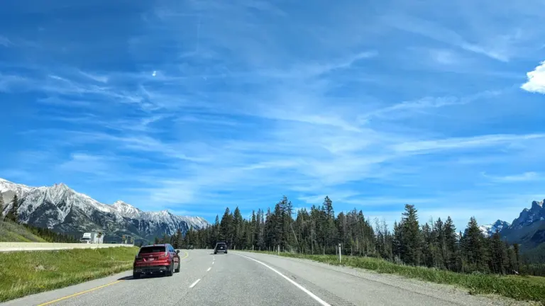 Kā salīdzināt degvielas cenas un maršruta izmaksas