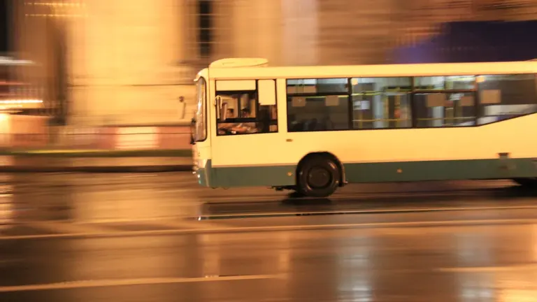 Sapnis par nokavētu autobusu: rīta steiga un tās sajūtas